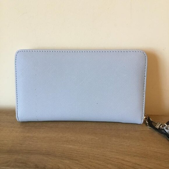 Steve Madden Baby Blue Wristlet Wallet Full Zip Around Closure NWT & Bag Charm - Picture 2 of 8